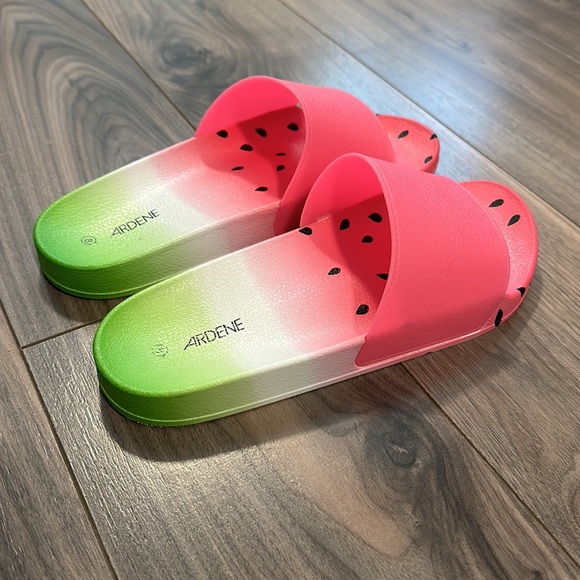 Watermelon Print Sandals/Slides - Size: 8 - Picture 3 of 4